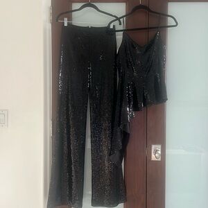 PRICED TO SELL BRAND NEW BLACK HALO SEQUIN SET.